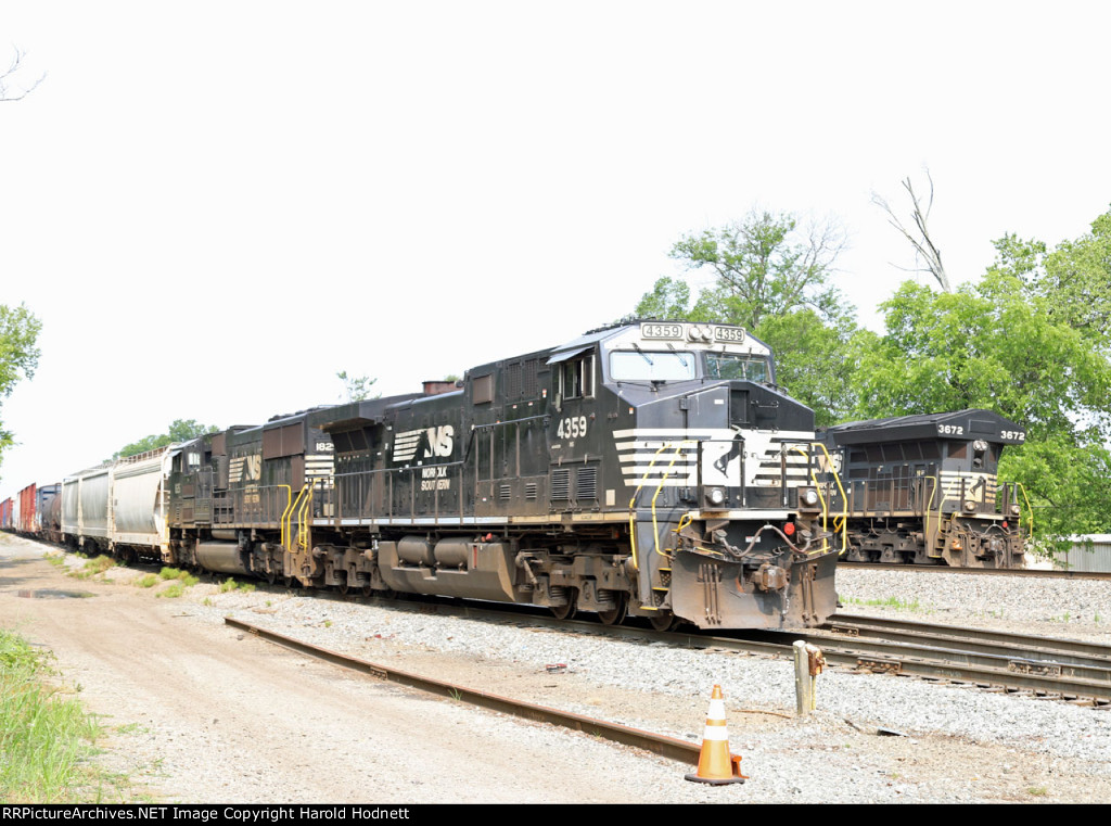 NS 4359 & 1825 lead train P80 through the yard